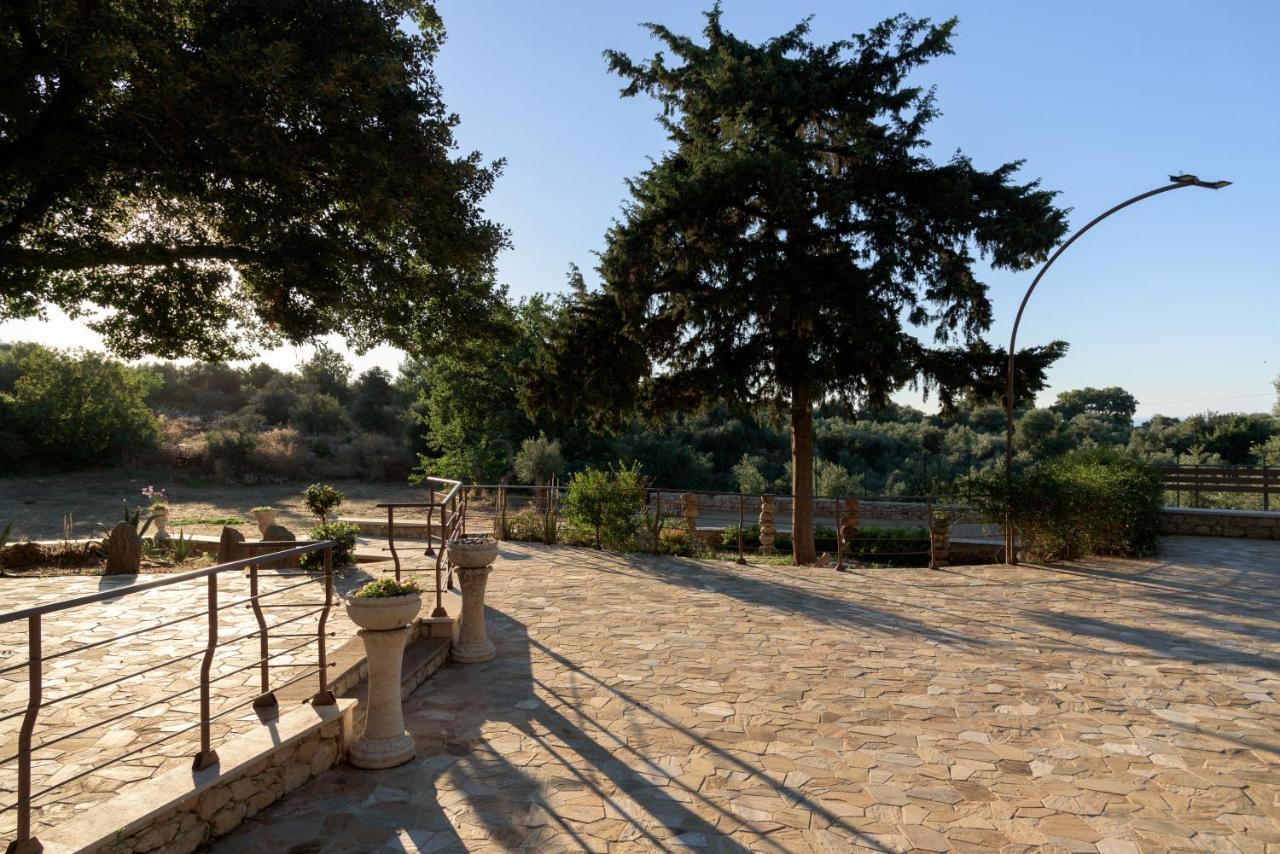 Stolidi Mou Treehouse Villa Atsipopoulo ภายนอก รูปภาพ